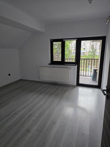 Casă cu 4 camere cu Teren 200 Mp în Albești