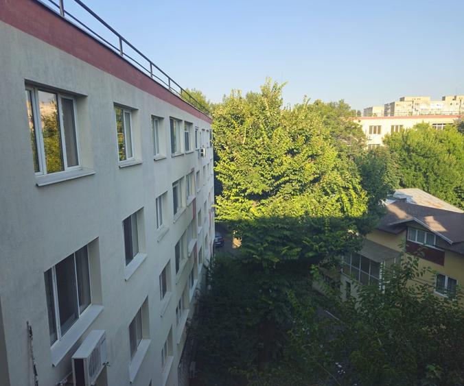 3 camere de renovat  /investitie  Bulevardul Brancoveanu - 12