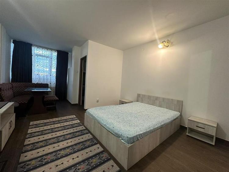 Garsonieră decomandată în Podul de Piatră