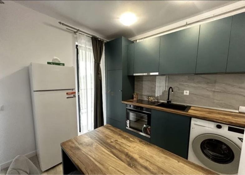 Apartament cu 2 camere semidecomandat în Florești