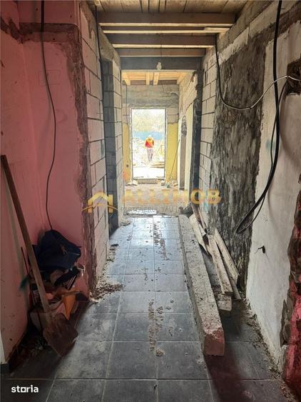Casă cu 3 camere cu Teren 692 Mp în Fulga