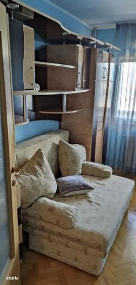 Apartament cu 3 camere decomandat, mobilat în Județean