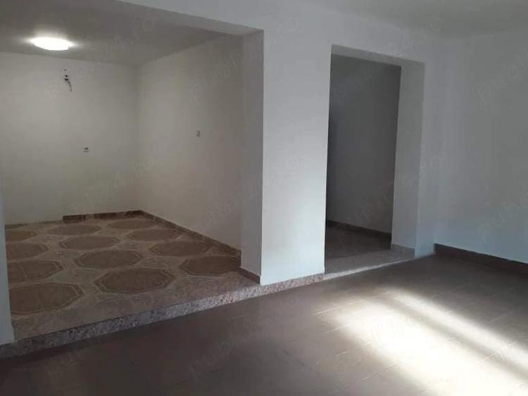 Spațiu comercial, de 50 mp, în Central