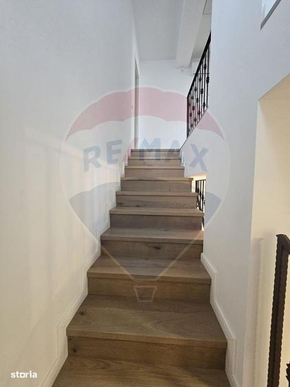 Casă cu 4 camere cu Teren 300 Mp în Ferme
