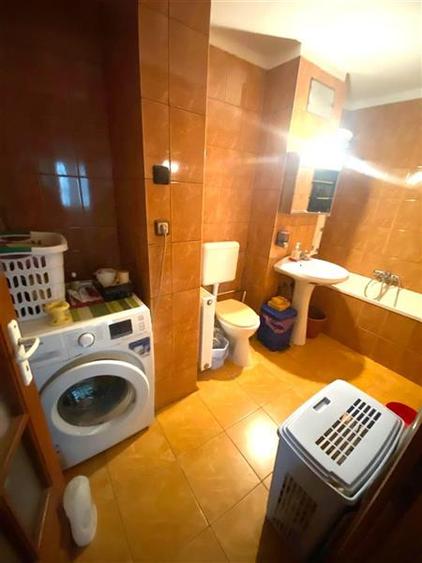 Apartament cu 3 camere decomandat în Aradului