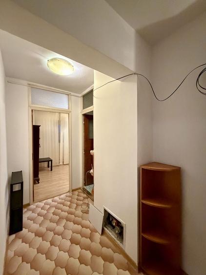 Apartament cu 3 camere semidecomandat în Aviației