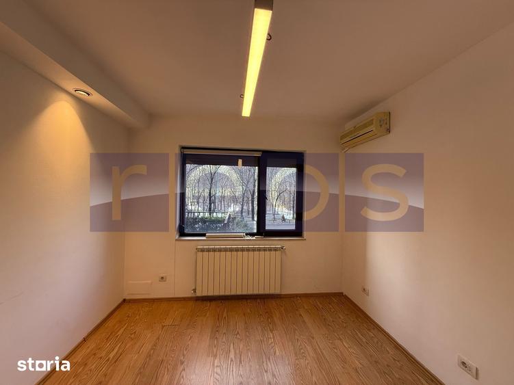 Casă cu 7 camere decomandat cu Teren 200 Mp în Floreasca