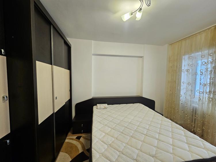 Apartament cu 3 camere decomandat în Gară