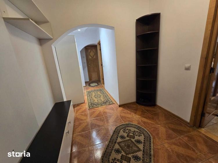 Apartament cu 3 camere decomandat în Păcurari