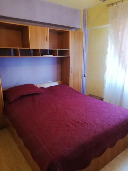 Apartament cu 3 camere decomandat în Calea București