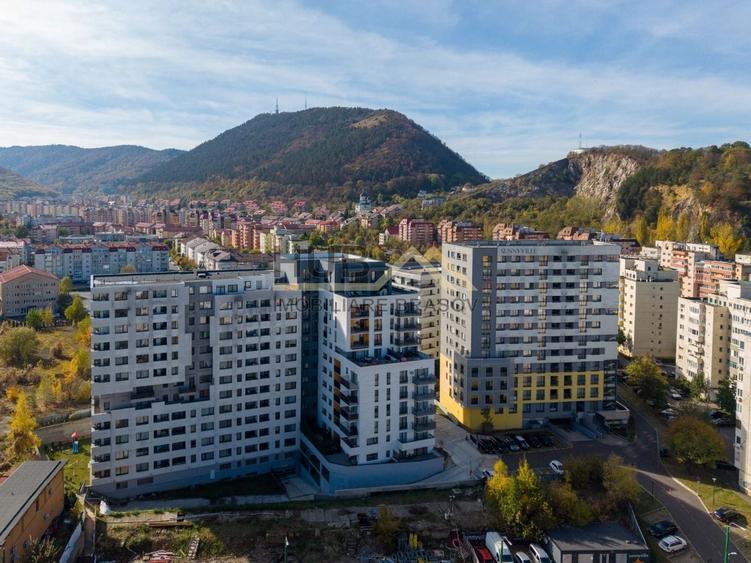 Penthouse cu 6 camere decomandat în Răcădău
