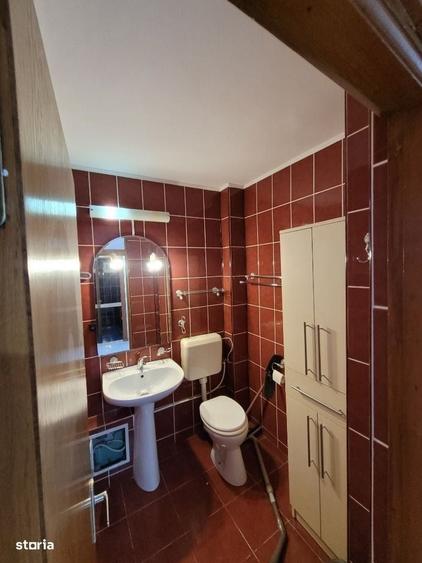 Apartament cu 3 camere decomandat în Bere