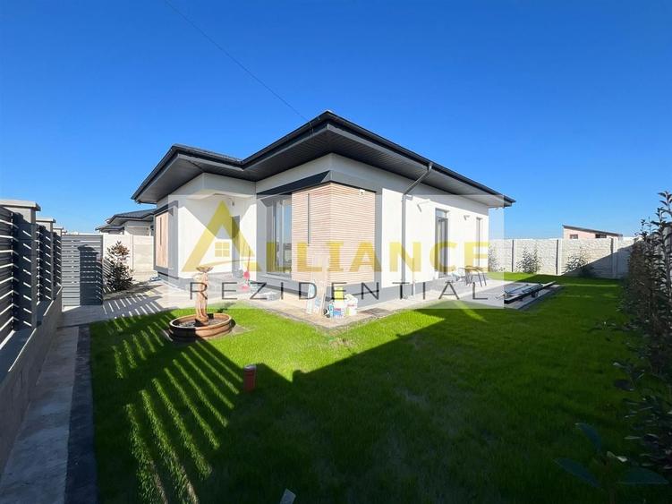 Casă individuală cu 4 camere cu Canalizare în Berceni