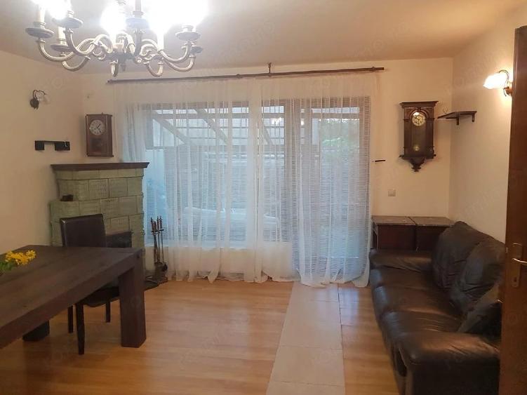 Casă cu Teren 200 Mp în Central