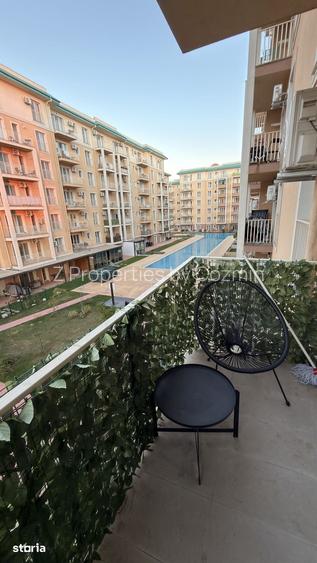 2 camere, balcon cu vedere la piscina, loc de parcare, in Cosmopolis !