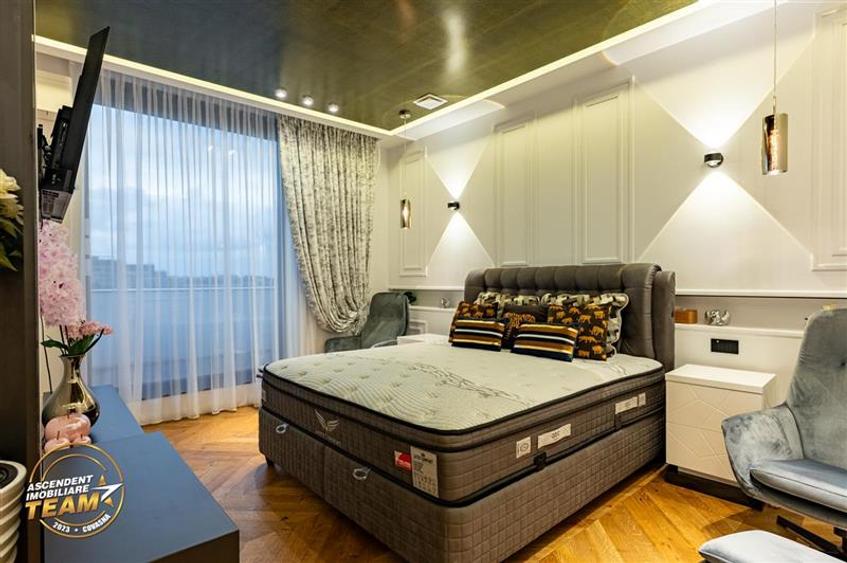 Apartament cu 4 camere decomandat în Central