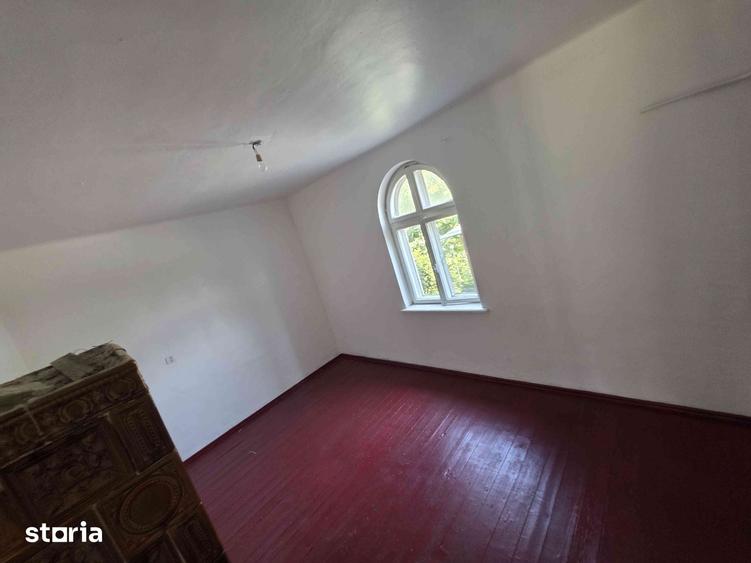 Casă cu 4 camere cu Teren 600 Mp în Central