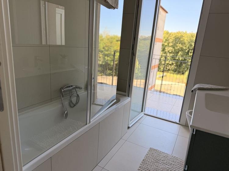 Apartament cu 3 camere decomandat în George Enescu