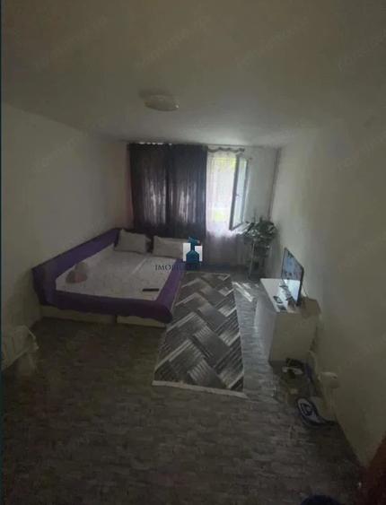 Garsonieră decomandată în Brâncoveanu