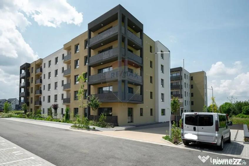 Apartament cu 2 camere decomandat în Tractorul