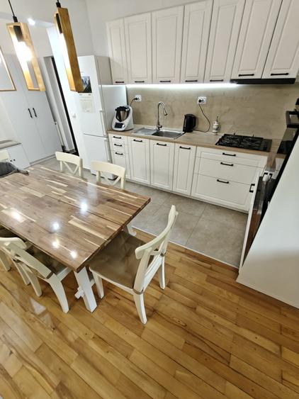 Apartament cu 3 camere semidecomandat, mobilat în Florești — fotografia 3