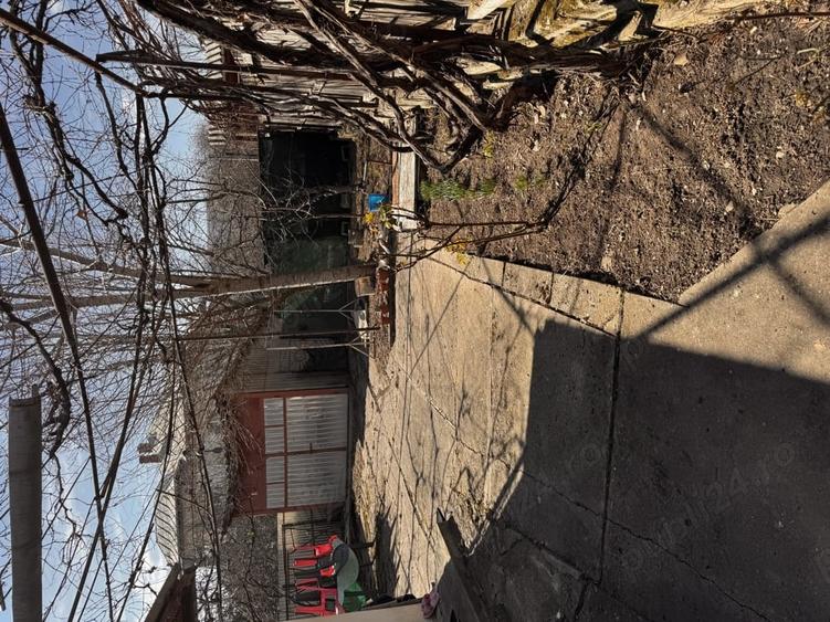 Casă cu 4 camere cu Teren 446 Mp în Central
