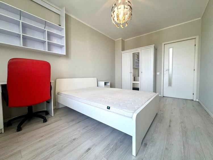 Apartament cu 3 camere decomandat, mobilat în Florești