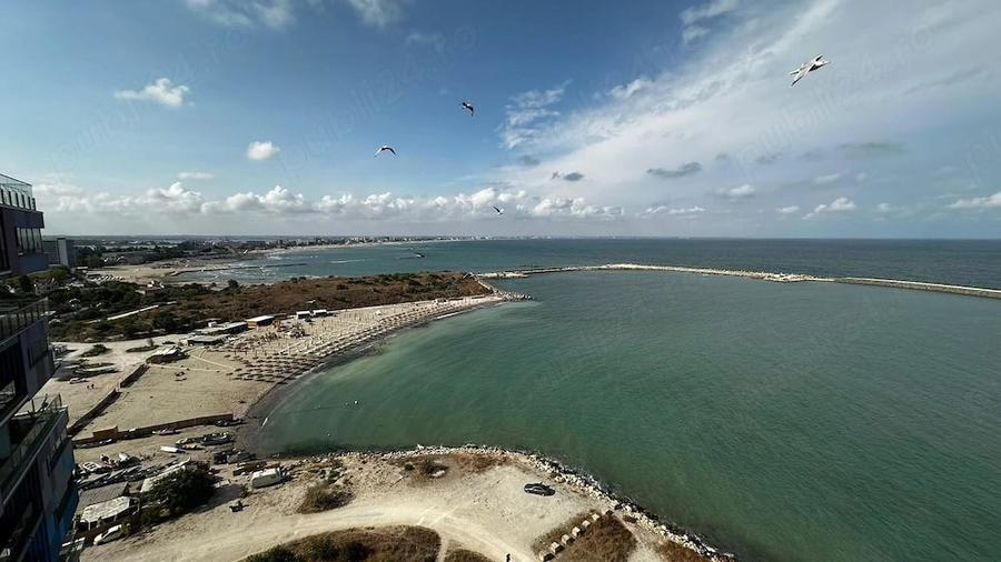 Apartament cu 4 camere decomandat în Faleza Nord