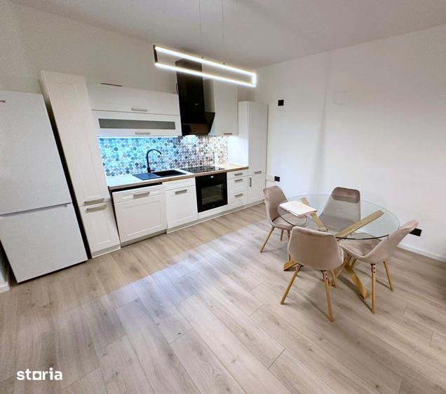 Apartament cu 2 camere semidecomandat, mobilat în Central