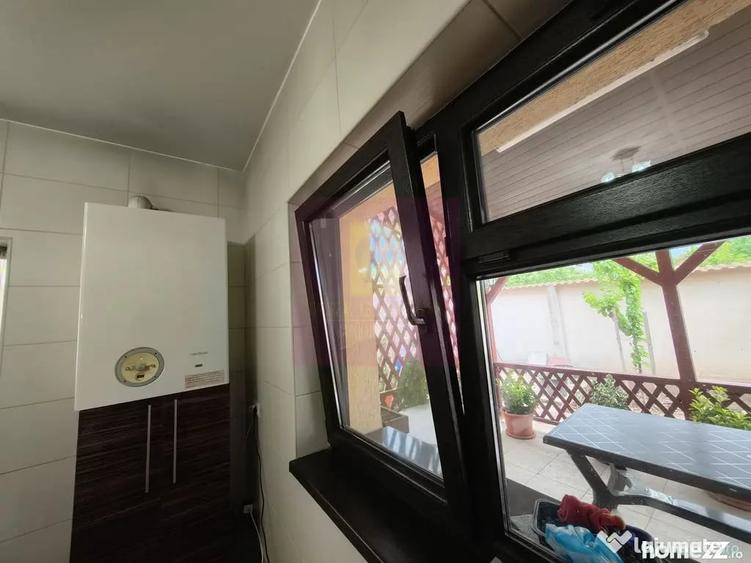 Casă cu 5 camere cu Teren 373 Mp în Afumați