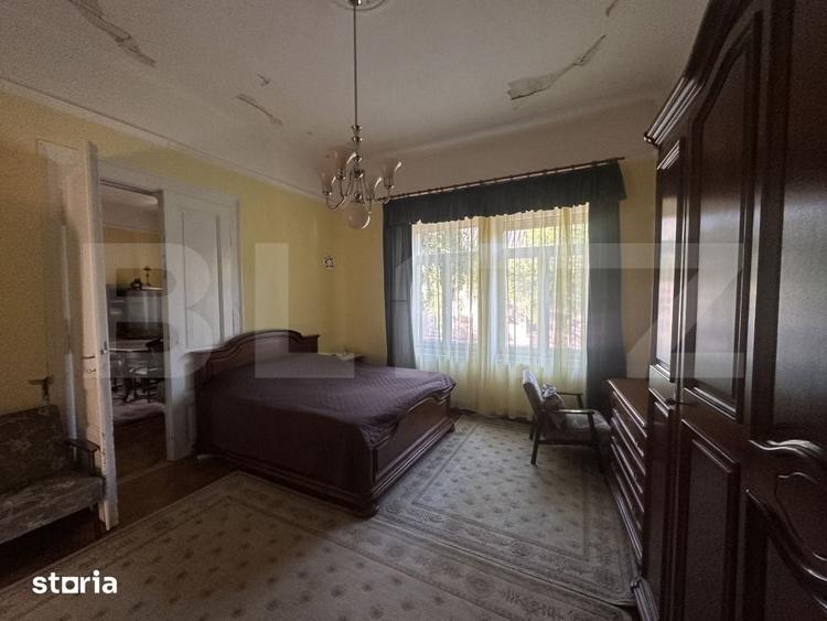 Casă cu 5 camere decomandat cu Teren 311 Mp în Central