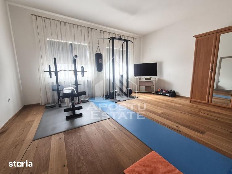 Casă cu 5 camere cu Teren 563 Mp în Cărpiniș