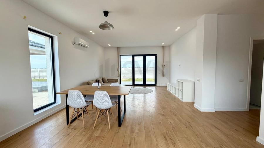 Casă individuală cu 4 camere cu Teren 330 Mp în Tunari