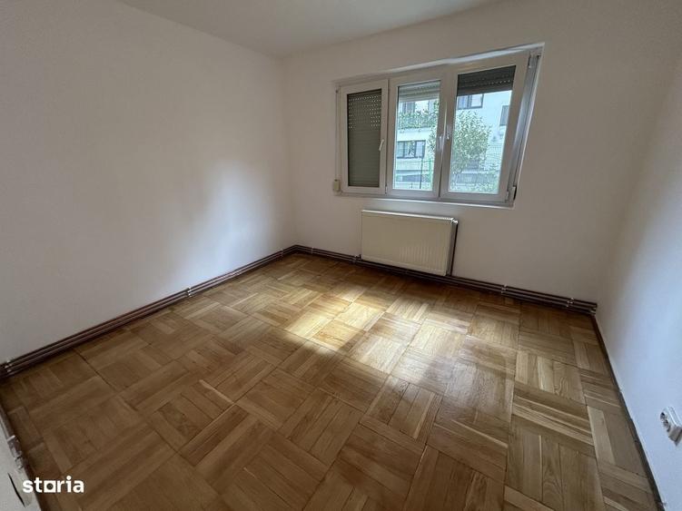 Apartament cu 3 camere în Romanilor