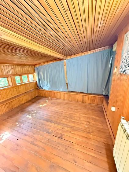 Casă individuală cu 6 camere cu Canalizare în Vatra Luminoasă