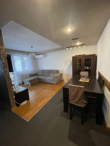 Apartament cu 3 camere semidecomandat, mobilat în Andrei Mureșanu