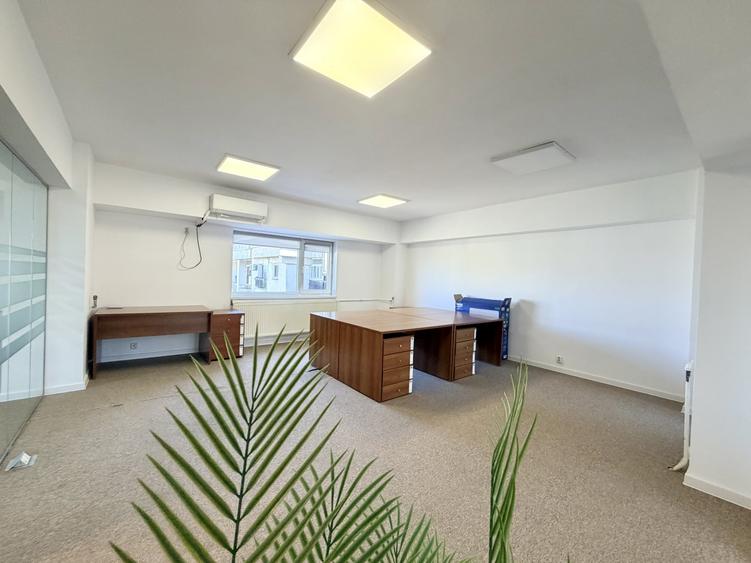 Apartament cu 4 camere decomandat în Unirii