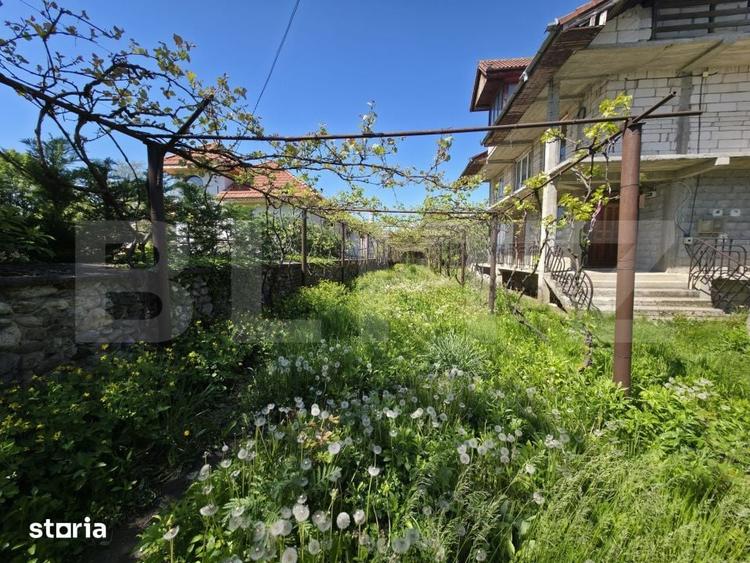 Casă cu 3 camere cu Teren 843 Mp în Scoarța