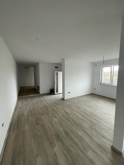 Casă cu 3 camere în Bucovăț