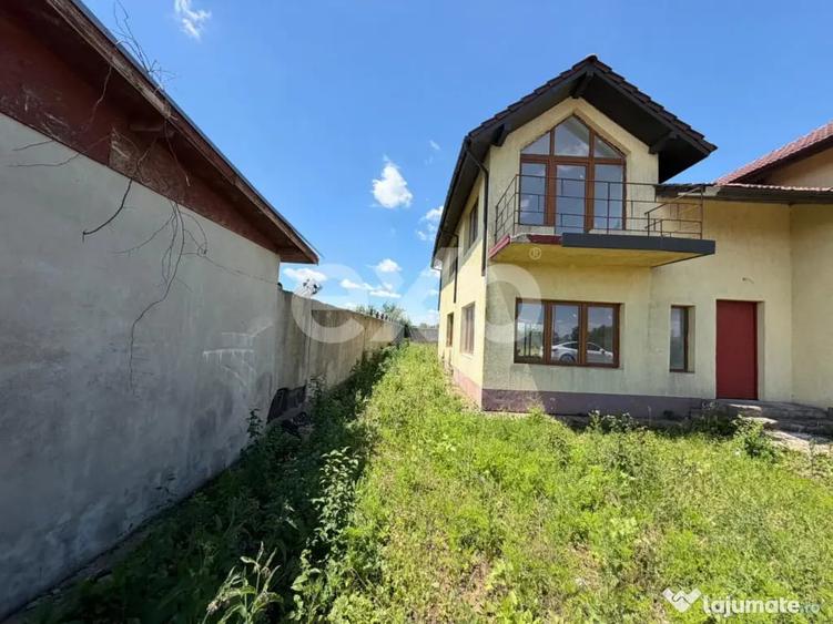 Casă cu 7 camere cu Teren 1000 Mp în Butimanu