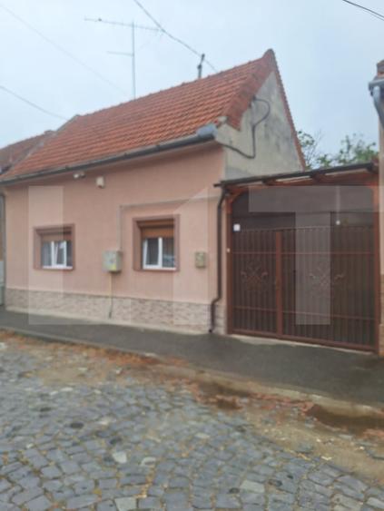 Casă individuală cu 4 camere cu Canalizare în Lugoj