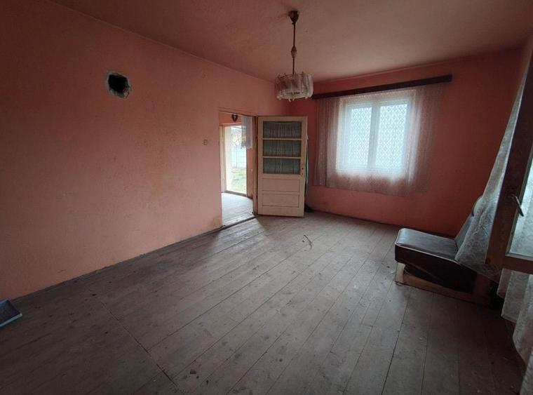 Casă individuală cu 4 camere cu Canalizare în Lazaret