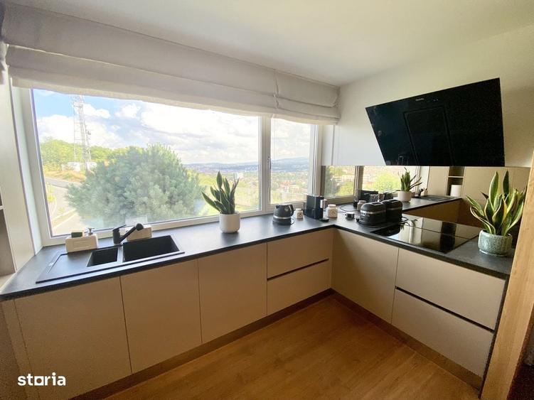 Apartament cu 3 camere semidecomandat în Ciupercenii Noi