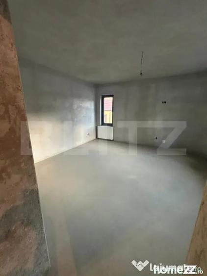 Casă cu 7 camere cu Teren 600 Mp în Micro 6