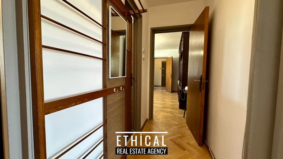 Apartament cu 3 camere semidecomandat, mobilat în Veteranilor