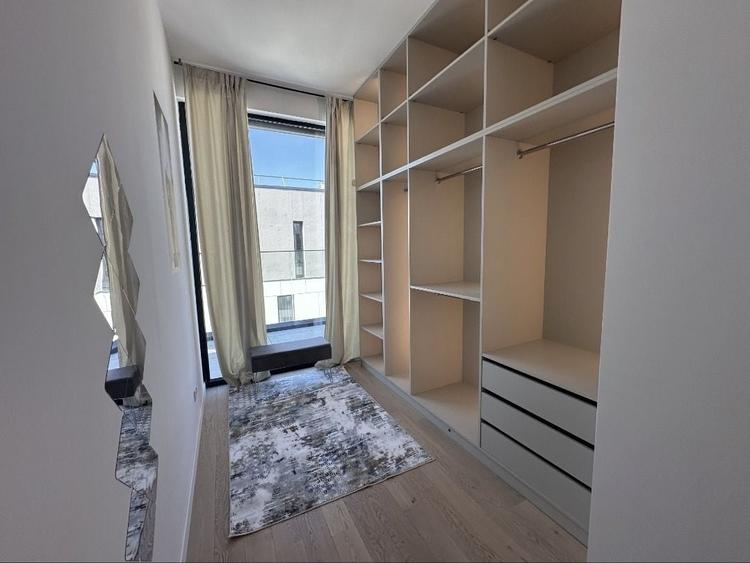 Apartament cu 4 camere în Herăstrău