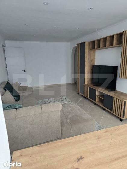 Apartament cu 4 camere decomandat în Central