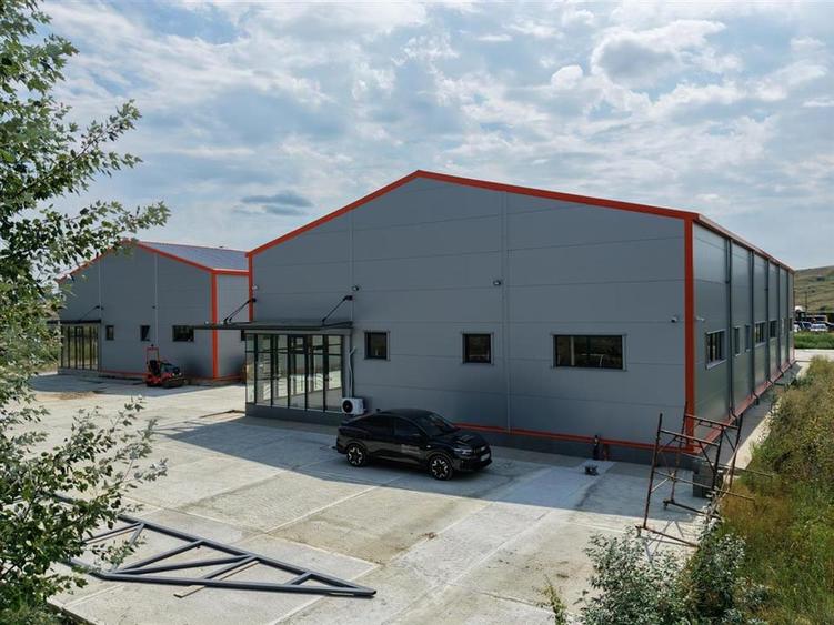 Spațiu industrial, de 583 mp, în Lețcani