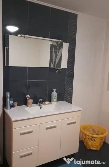 Apartament cu 5 camere decomandat, mobilat în Central