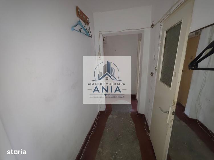Apartament cu 3 camere semidecomandat în Central